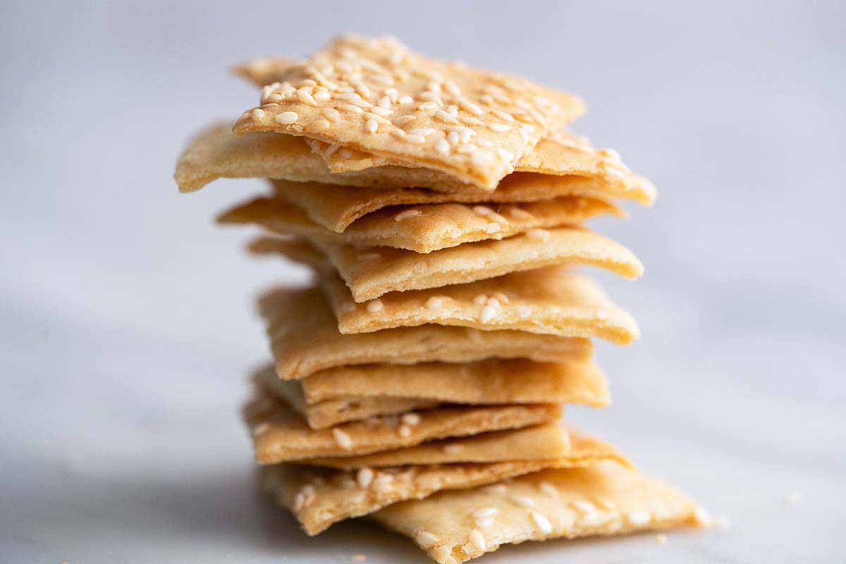 Sourdough Butter and Herbs Crackers